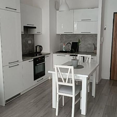 Apartment Z Ogrodkiem Na Warszawskiej Woli 바르샤바 외부 사진