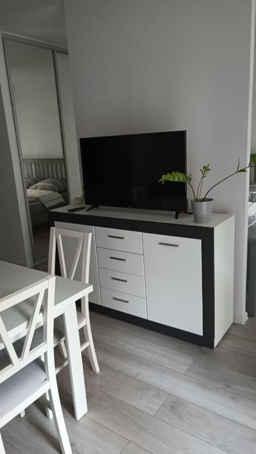 Apartment Z Ogrodkiem Na Warszawskiej Woli 바르샤바 외부 사진