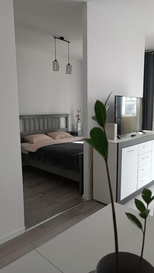 Apartment Z Ogrodkiem Na Warszawskiej Woli 바르샤바 외부 사진