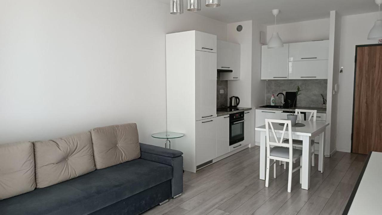 Apartment Z Ogrodkiem Na Warszawskiej Woli 바르샤바 외부 사진