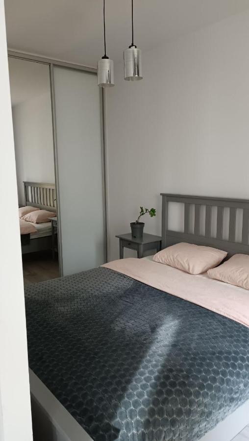 Apartment Z Ogrodkiem Na Warszawskiej Woli 바르샤바 외부 사진