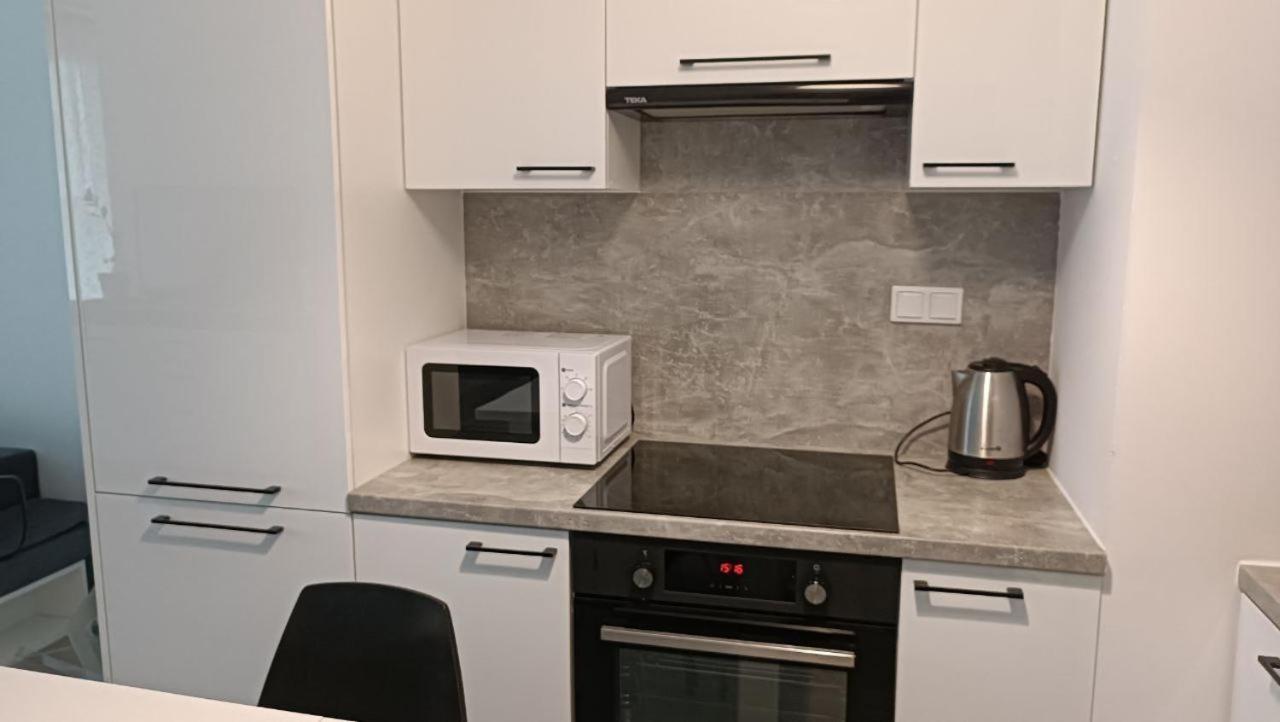 Apartment Z Ogrodkiem Na Warszawskiej Woli 바르샤바 외부 사진