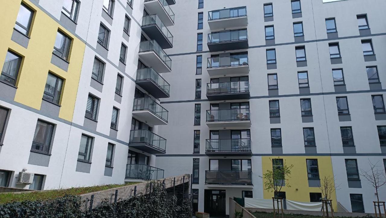 Apartment Z Ogrodkiem Na Warszawskiej Woli 바르샤바 외부 사진
